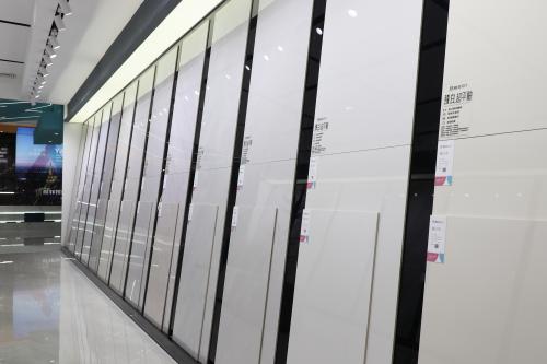 想入手雅菲尔瓷砖别着急 先了解它的吸水率和防滑性能到底怎么样